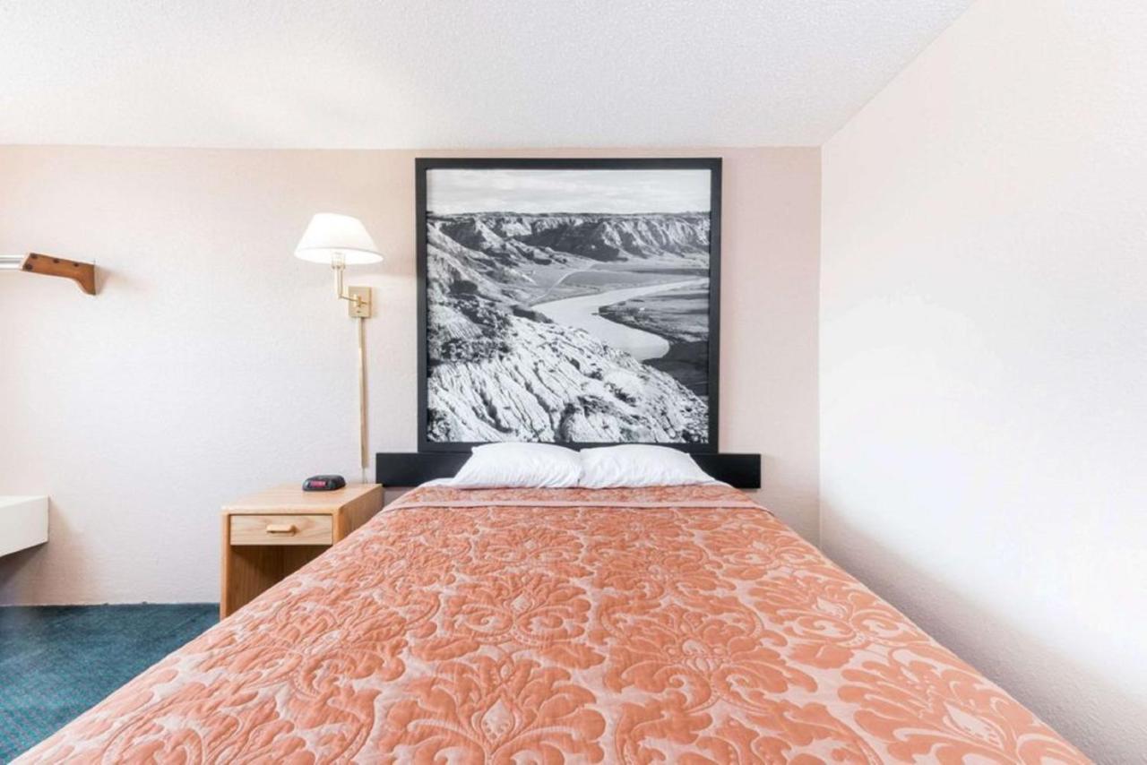 Glendive Lodge エクステリア 写真
