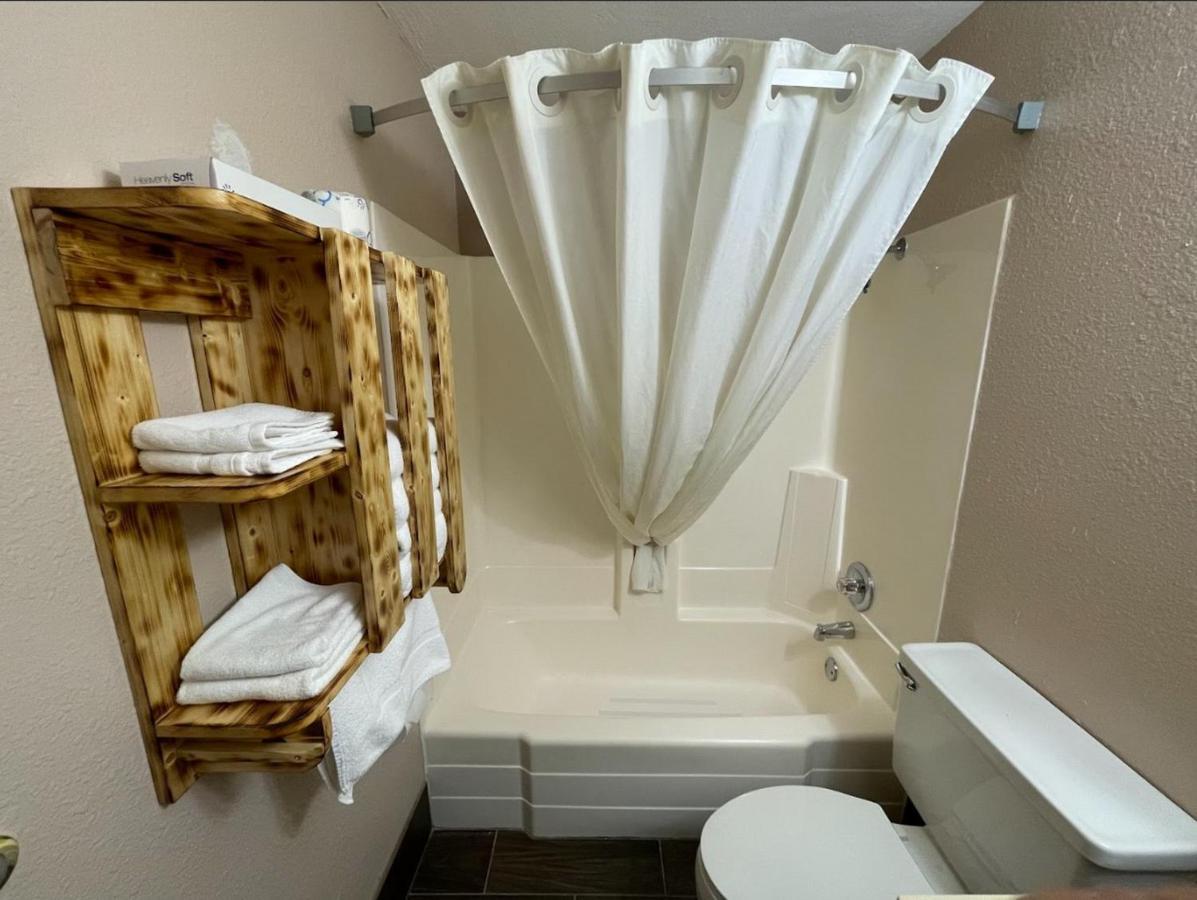 Glendive Lodge エクステリア 写真